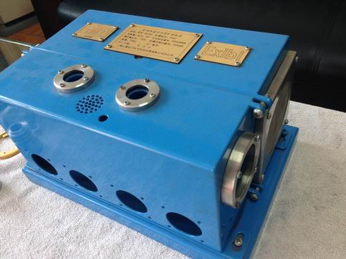 礦用(yòng)播放(fàng)器(qì) 钣金(jīn)噴塑件(jiàn)